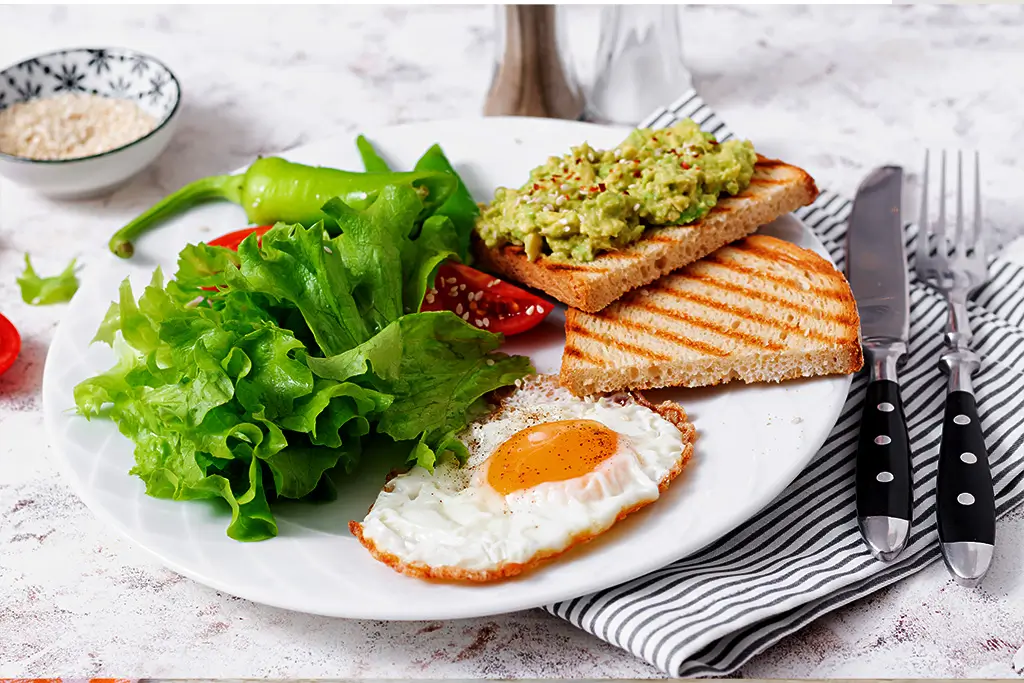 fried-egg-fresh-salad-and-avocado-guacamole-sandw-2025-02-21-00-06-43-utc
