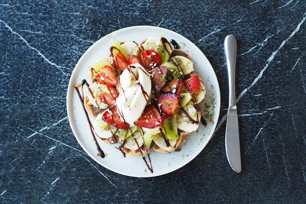 ice-cream-and-berry-fruits-with-chocolate-sauce-an-2024-12-13-05-40-08-utc (1)